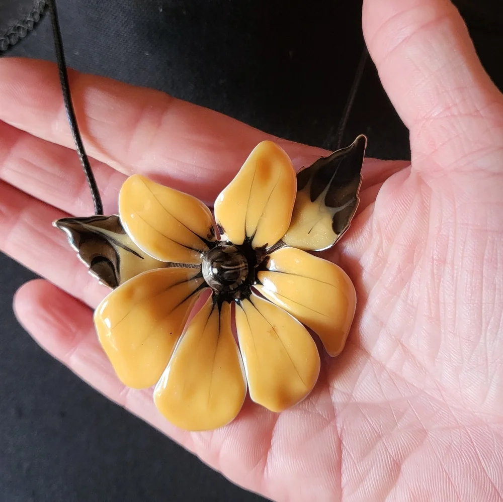Yellow and Black Flower Pendant‎